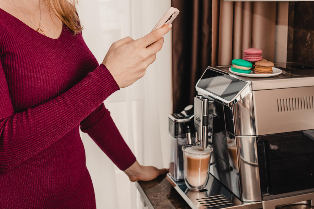 Ekspres ciśnieniowy w trakcie parzenia kawy – typowe błędy użytkowników
